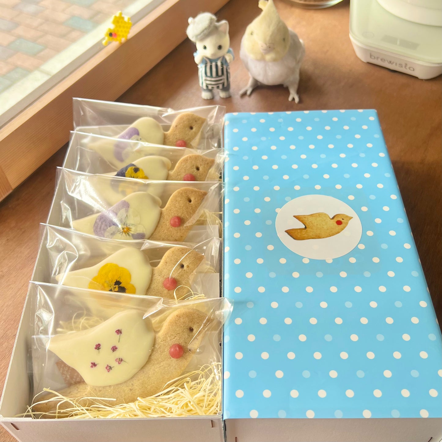 エディブルフラワーとホワイトチョコのオカメサブレ5羽入BOX